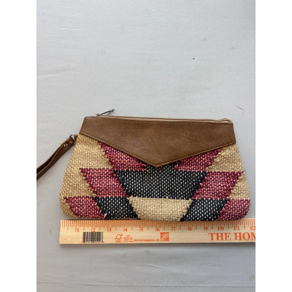 Southwestern Woven Straw Wristlet Clutch Bag Brown Faux Leather Trim Geometric